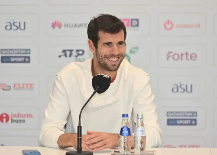 Карен Хачанов