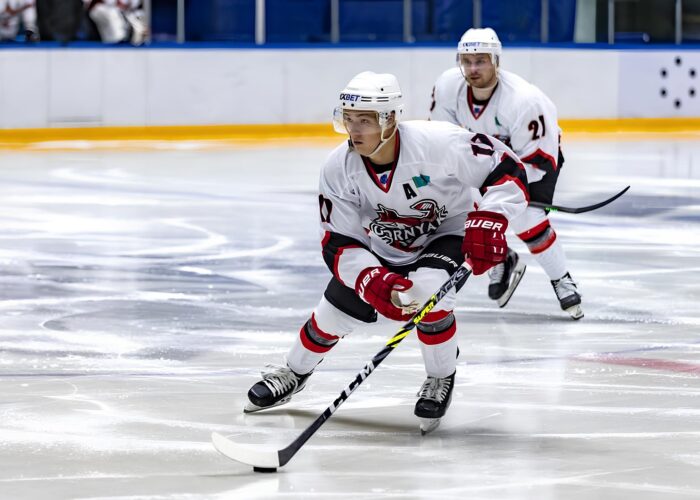 pole vizhu myach derzhu…. 2 1