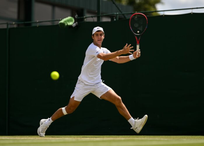 Амир Омарханов