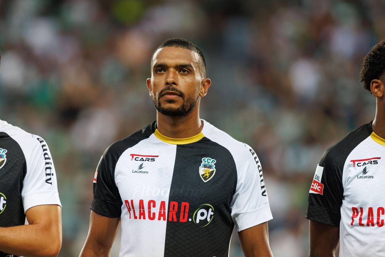 Лукас Африко