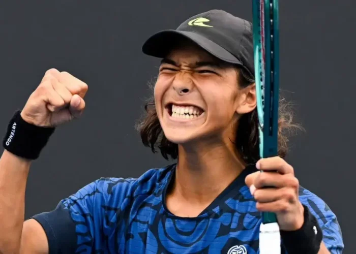 Амир Омарханов